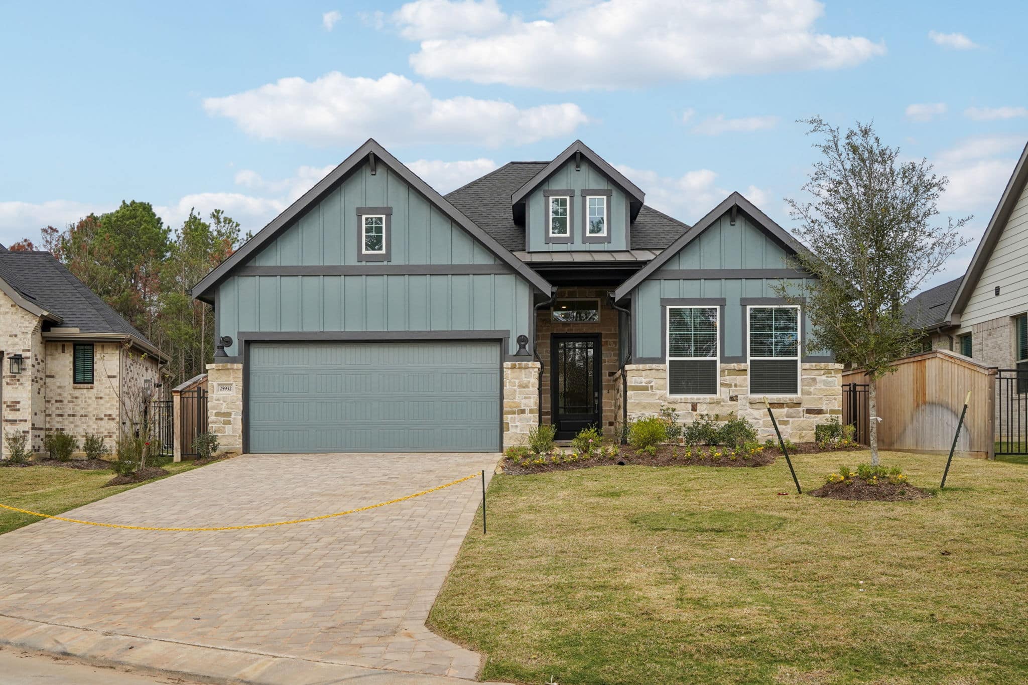1-web-or-mls-25932-North-Outrider-Circle-S0901-001.jpg