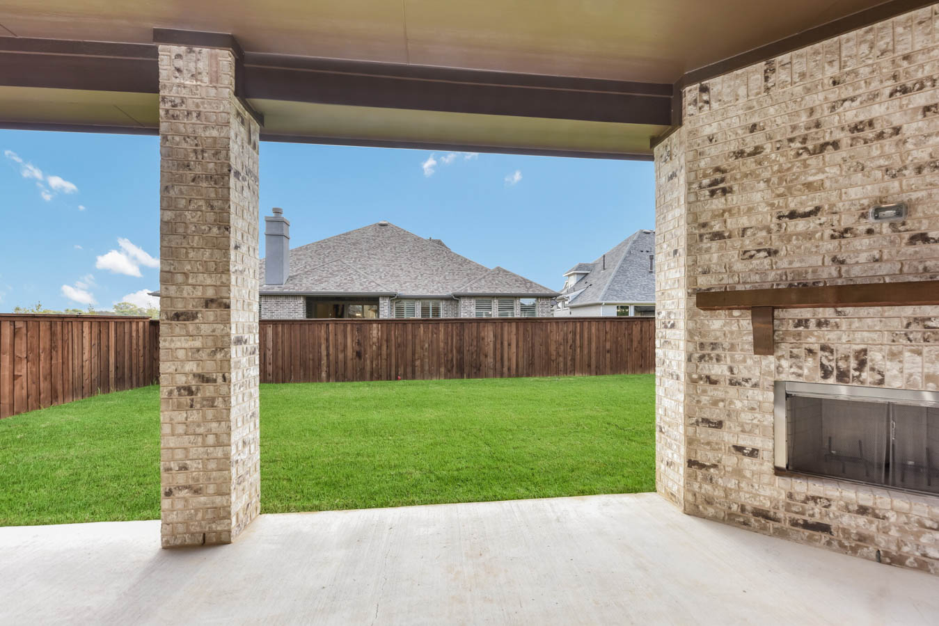 26_916WinterCreek_026_mls-1.jpg
