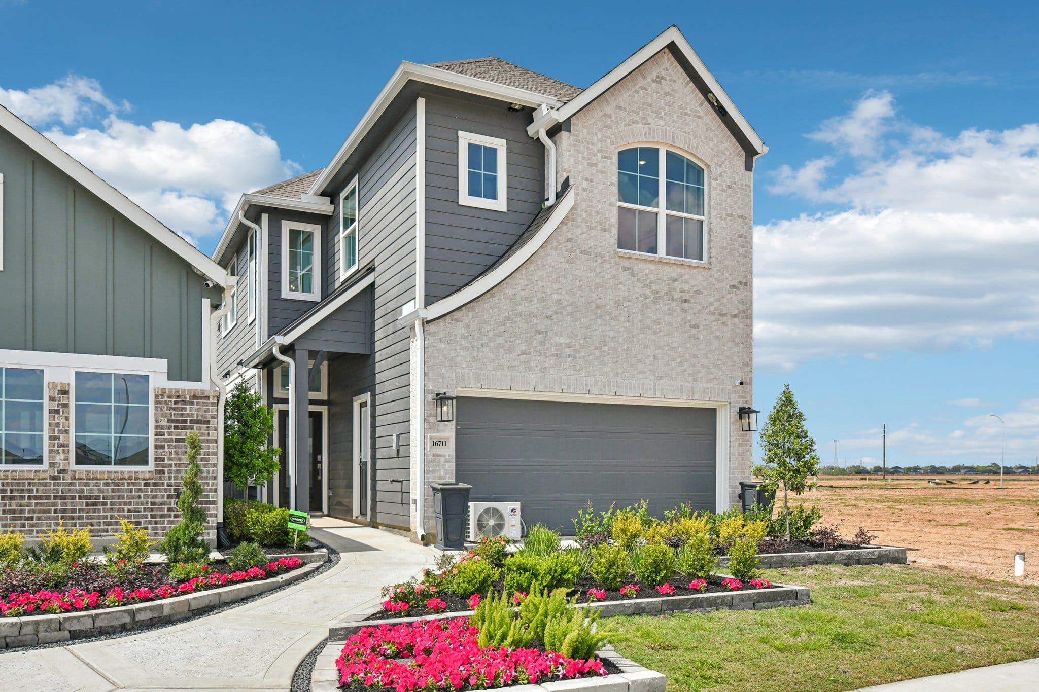 2-web-or-mls-Jolly-Dawn-Dr-S3103-002.jpg